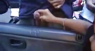 ఆమె కెమెరా ముందు తన లంగా ఎత్తివేసింది మరియు ఆమె యోని తీవ్రంగా పట్టుకోవడం తెలుగు సెక్స్ తెలుగు సెక్స్ ఫిలిం ప్రారంభించింది