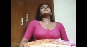 యువ brunette takes off నోటితో తెలుగు సెక్స్ బ్లూ ఫిలిం ఆమె ప్రియమైన క్లోజప్