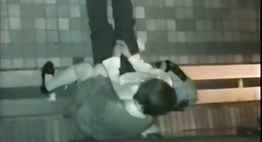 నల్లటి జుట్టు గల స్త్రీని ఆమె పుస్సీ తెలుగు సెక్స్ షార్ట్ ఫిలిం లో ఆమె వేళ్లు పనిచేస్తుంది మరియు డెలిరియస్ గెట్స్