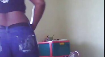 లవ్లేస్ ధెంగడమ్ తర్వాత అందగత్తె తిరుగుబోతు యొక్క అడుగుల మీద తెలుగు మూవీ సెక్స్ ఫిలిం సహితమైన పోయాలి