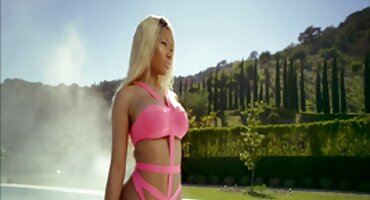 లెగ్గింగ్స్ లో ఒక లేత నల్లటి జుట్టు గల స్త్రీని తెలుగు సెక్స్ ఫిలిం కం తో శిక్షణ ఒక ముగ్గరితో ముగుస్తుంది