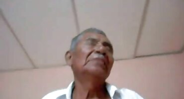 కళ్ళతో భర్త సక్స్ హబ్బీ తెలుగు సెక్స్ బ్లూ ఫిలిం యొక్క పురుషాంగం వరకు వీర్య ధ్రవమ్ చ ల్ల డమ్