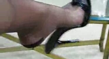 తెలుపు పెంటీ హౌస్ లో నల్లటి జుట్టు తెలుగు సెక్స్ బ్లూ ఫిలిం గల స్త్రీని మంచం మీద చిన్న రొమ్ములు పిండడం