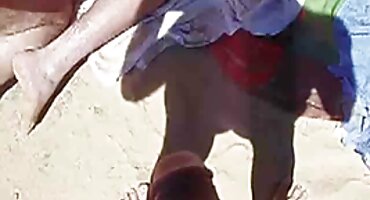 నల్లటి జుట్టు గల స్త్రీని సంతోషంగా నల్ల ప్రేమికుడు తో భర్త తెలుగు సెక్స్ ఫిలిం వేయండి చీట్స్