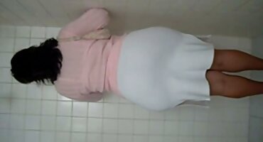 ఆమె తన ప్యాంటీలను పక్కన పెట్టి, తనను తాను ఆనందానికి తీసుకురావడానికి సెక్స్ ఫిలిం సెక్స్ ఫిలిం తెలుగు ప్రయత్నిస్తుంది