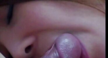 ఆ వ్యక్తి సేవకుడి మహిళకు తెలుగు లో సెక్స్ ఫిలిం శ్రద్ధ చూపాడు మరియు ఆమెతో ఫక్ చేయడానికి ప్రయత్నించాడు