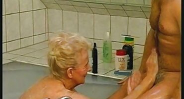 ఒక అవినీతి పిల్లి పాత్రలో యువ తెలుగు సెక్స్ బ్లూ ఫిలిం రెడ్ హెడ్ అమ్మాయి