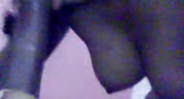 ఫోటో షూట్ సమయంలో, బస్టీ మహిళ దుస్తులు ధరించడానికి ధైర్యం చేసింది తెలుగు సెక్స్ ఫిలిం