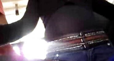 ఒక శృంగార పత్రిక కోసం నటిస్తూ ఒక స్టిక్ మీద కాన్ సెక్స్ తెలుగు బ్లూ ఫిలిం అమంటే లవర్