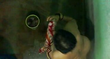 ఆవిర్భవించినది మీద తెలుగు సెక్స్ బ్లూ ఫిలిం నల్లటి జుట్టు గల స్త్రీని Fishnets మరియు అన్ని రంధ్రాలు లో ఇబ్బంది పెట్టాడు