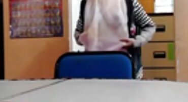 కెమెరామెన్ పోర్న్ సెక్స్ ఫిలిం తెలుగు కాస్టింగ్ వద్ద వ్యక్తి స్థానంలో మరియు ఒక యువ అందగత్తె ఇబ్బంది పెట్టాడు