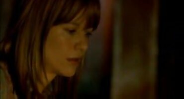 తాత తన తెలుగు ఫిలిం సెక్స్ మనవరాలి కాళ్ళు సడలించింది మరియు ఆమె యోని యొక్క శ్రద్ధ వహించడానికి