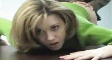 భార్య కారులో భర్త యొక్క సెక్స్ వీడియో బ్లూ ఫిలిం తెలుగు పురుషాంగాన్ని పీల్చుకుంటుంది మరియు దాని నుండి వీర్యాన్ని మింగేస్తుంది