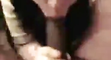 నైపుణ్యవంతమైన తెలుగు సెక్స్ ఫిలిం సెడ్యూసర్ ఇంట్లో పోర్న్ చిత్రీకరణ ఒక పోలీసు ఆకారంలో ఒక అమ్మాయి ఉంది