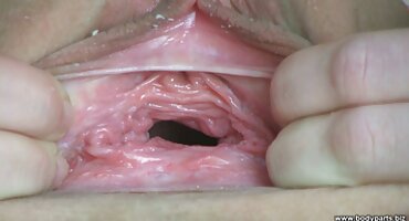 యువ లాటిన లుక్ డాల్ బొమ్మ ఉద్వేగభరితంగా తెలుగు సెక్స్ బ్లూ ఫిలిం బెడ్ లో ప్రియుడు లొంగిపోయాడు