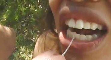 అద్భుతమైన ఫిష్నెట్ లోదుస్తుల ధరించి మరియు ఇబ్బంది పెట్టాడు తెలుగు సెక్స్ ఫిలిం బిఎఫ్