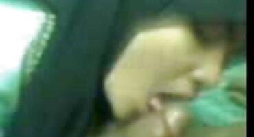 కొంటె గియోవేన్ యువ అమ్మాయి కూర్చుని ఆమె బ్లూ ఫిలిం సెక్స్ తెలుగు కాళ్ళు ఒక కుర్చీ మీద వ్యాప్తి మరియు హస్త ప్రయోగం