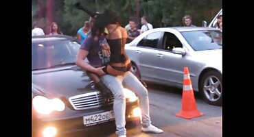 శృంగారమైన నల్లటి జుట్టు గల సెక్స్ ఫిలిం తెలుగు ఇంగ్లీష్ స్త్రీని ఫక్స్ విజయవంతంగా సైన్యం లో ఆమె కమాండర్