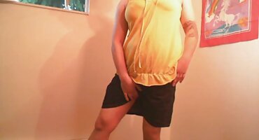 చీకటి బొచ్చు లెస్బుహ ఒక దీర్ఘ పురుషాంగము తెలుగు న్యూ సెక్స్ ఫిలిం వంటి పరికరము న ఒక లైంగిక భాగస్వామి యొక్క క్రోచ్ నాటిన