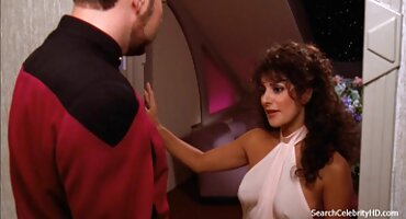 బ్లాండ్ వికారమైన టై అప్ బ్లూ ఫిలిం తెలుగు సెక్స్ వీడియో మరియు ఇబ్బంది పెట్టాడు పురుషాంగము వంటి పరికరము మీద ఒక స్టిక్